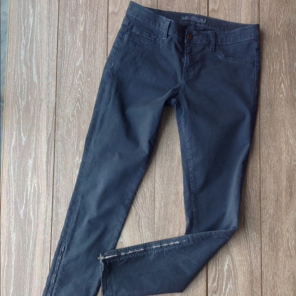 𝅺J Brand jeans with zippers at ankles - Picture 2 of 7